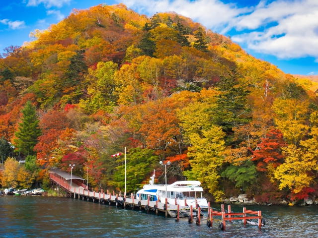中禅寺湖紅葉